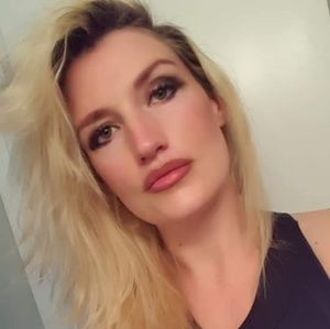 Meet your Posher, Anakarina